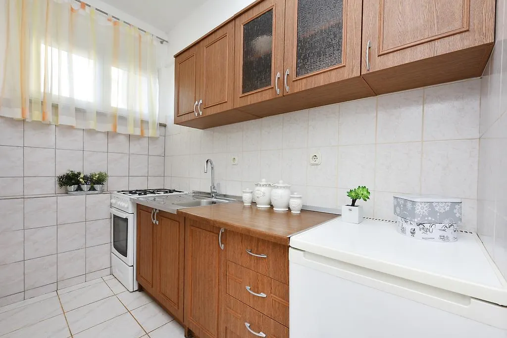 Adria Apartments Zadar 0*,